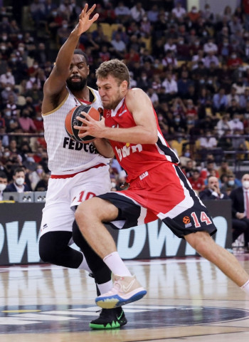 El Mónaco se diluye en el Pireo (86-65)