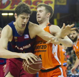 Duelo 25 en la Fonteta para romper el equilibrio ante el FC Barcelona Lassa