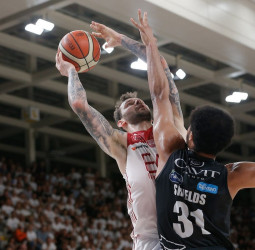 Shields lidera al Trento para empatar la serie (2-2)