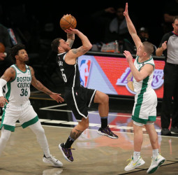 Los Nets le firman otro contrato de 10 días a Mike James