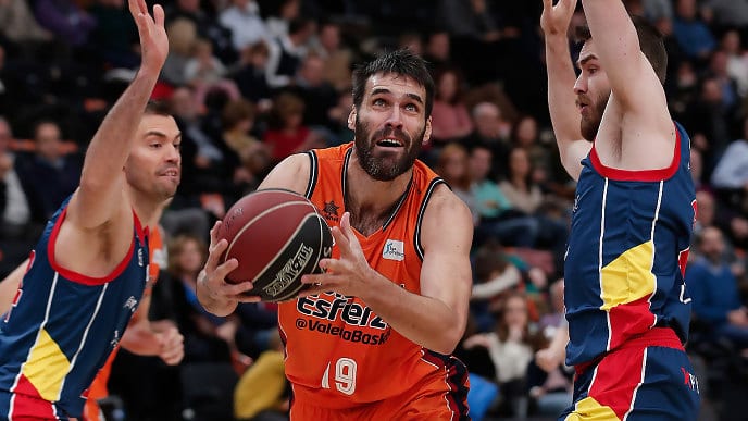 La aparición de San Emeterio y sus 35 puntos vencen a Andorra en un final de infarto (89-87)