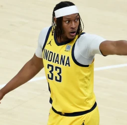 Myles Turner sorprende a todos y se muda a Milwaukee Bucks