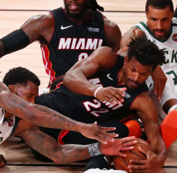 Los Bucks se apuntan la victoria de la honra en la prórroga (118-115) [1-3]
