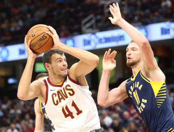 Kevin Pangos y Ante Zizic, objetivos del Maccabi Tel Aviv