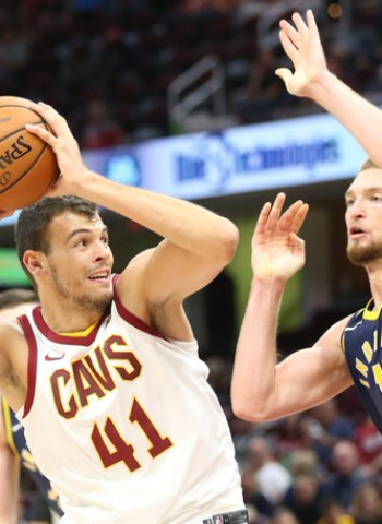 Kevin Pangos y Ante Zizic, objetivos del Maccabi Tel Aviv