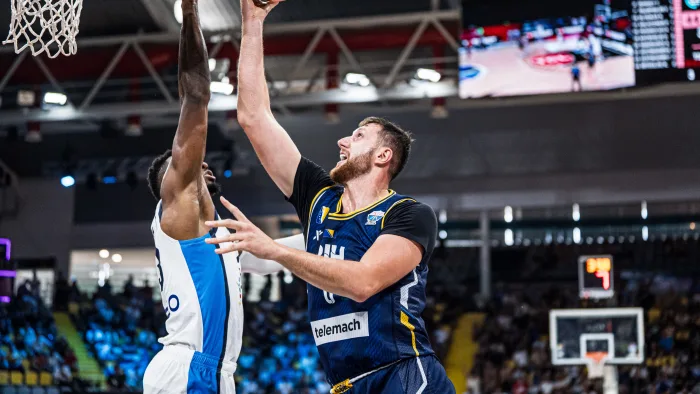 Bosnia y Herzegovina sobrevive al empuje final y acaba con la imbatibilidad de Grecia, 80-77