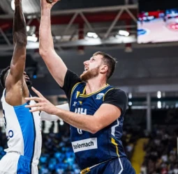 Bosnia y Herzegovina sobrevive al empuje final y acaba con la imbatibilidad de Grecia, 80-77