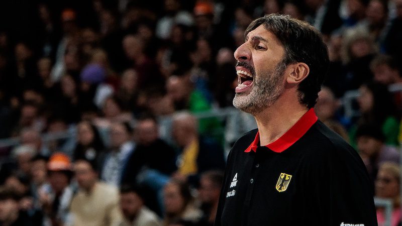 Álex Mumbrú, campeón del EuroBasket como jugador y como entrenador
