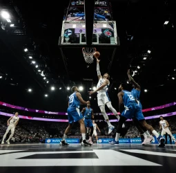 Markkanen en estado de gracia: 43 puntos y Finlandia sigue invicta, 109-79