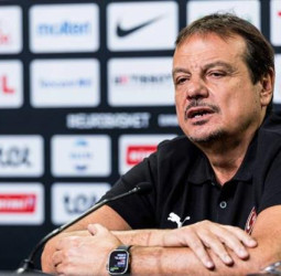 Ergin Ataman, abatido tras la final: “No hay palabras”