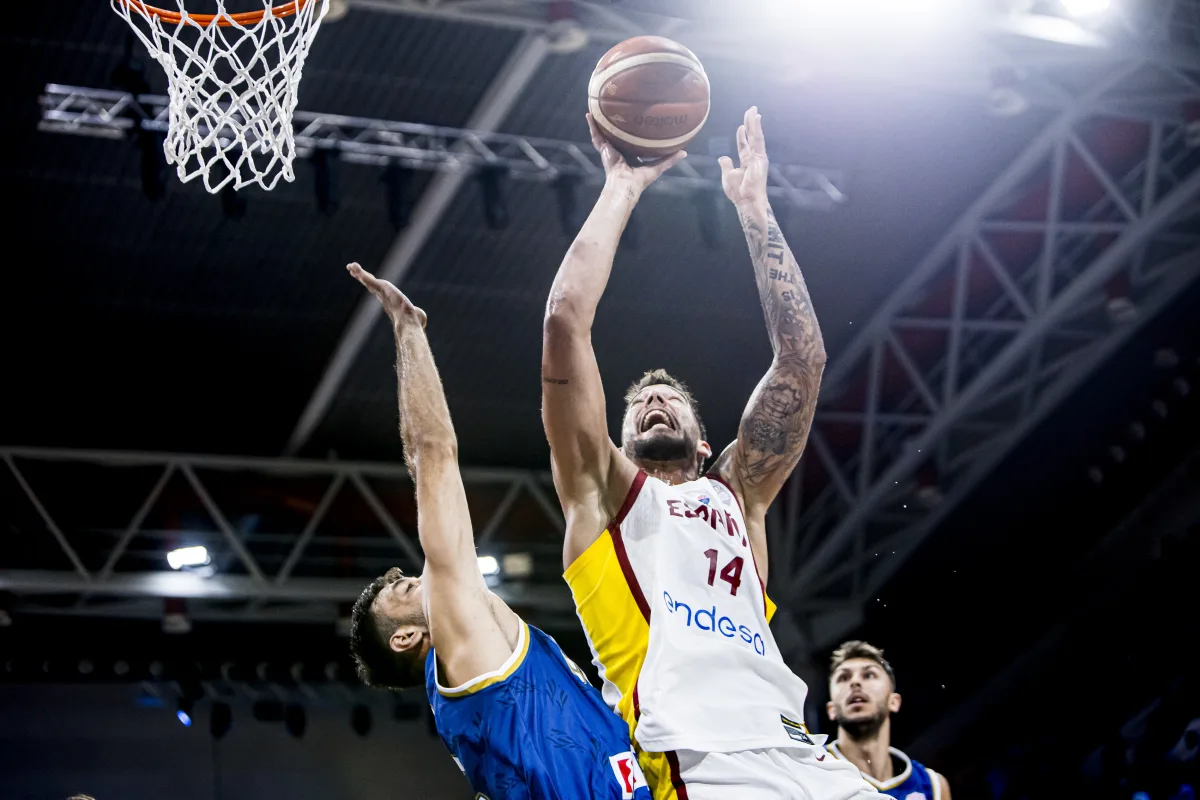 España se pasea ante Chipre y acaricia los octavos de final, 91-47