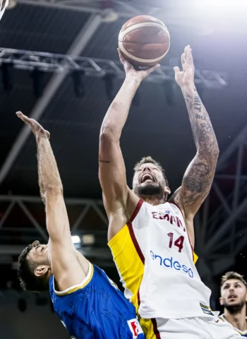 España se pasea ante Chipre y acaricia los octavos de final, 91-47