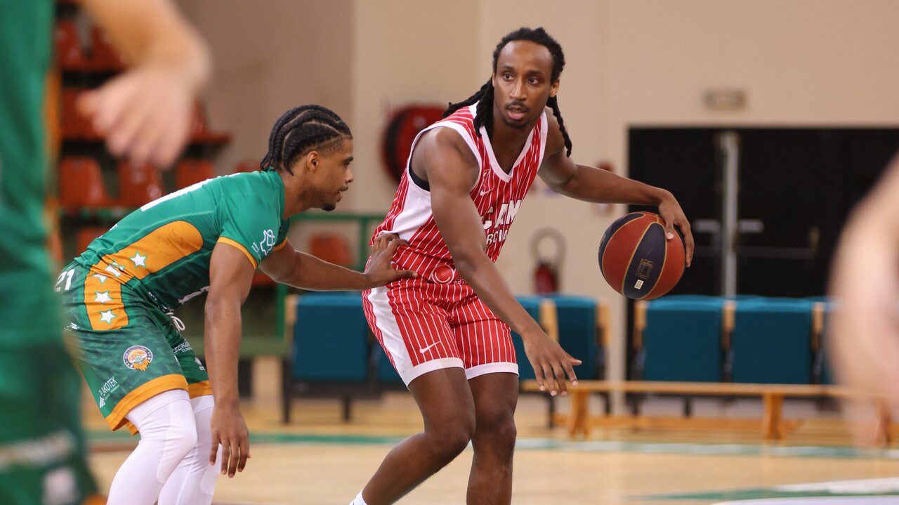 El UCAM Murcia apunta alto y arrasa a Le Portel en Francia (70-100)