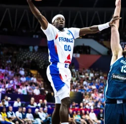 Francisco brilla y Francia doblega a Eslovenia, 103-95