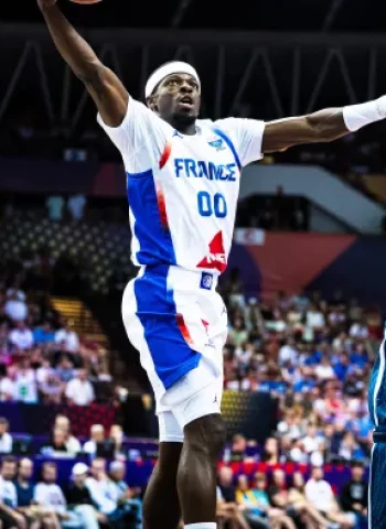 Francisco brilla y Francia doblega a Eslovenia, 103-95