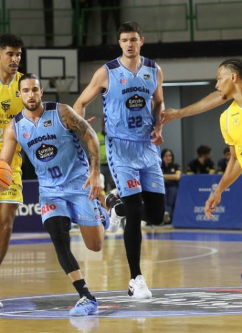 El Río Breogán roza la prórroga ante Gran Canaria en la As Burgas Basket Cup, 93-90