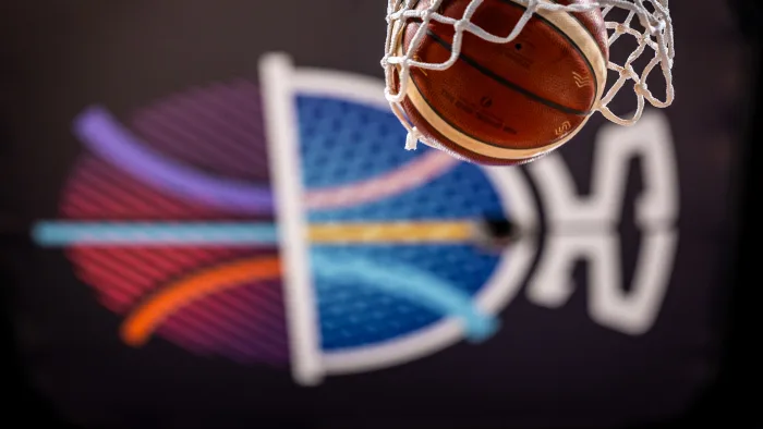 FIBA actúa de inmediato contra los insultos racistas expulsando a un espectador y prohibiéndole la entrada