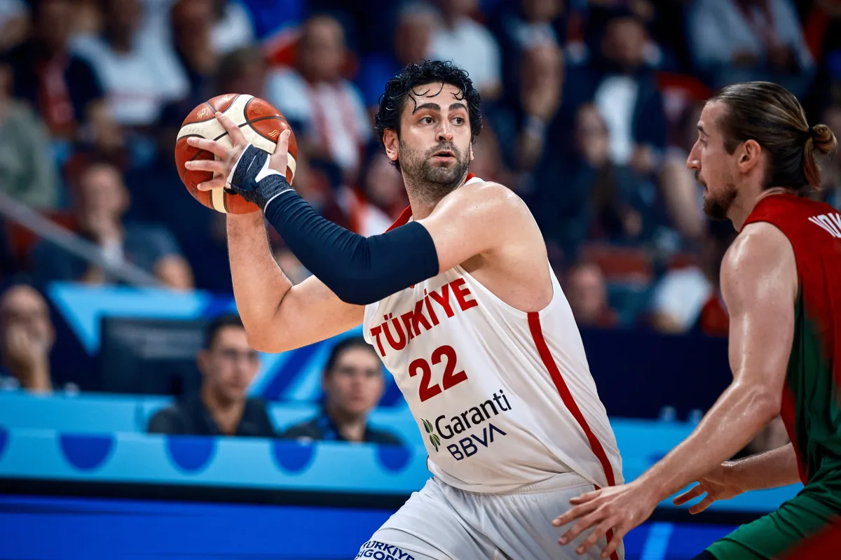 Sengun brilla y Turquía sella el pase a octavos, 95-54