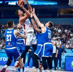 Serbia impone su poderío interior y deja fuera a Chequia, 82-60