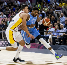España cae ante Grecia y firma su peor EuroBasket, 86-90