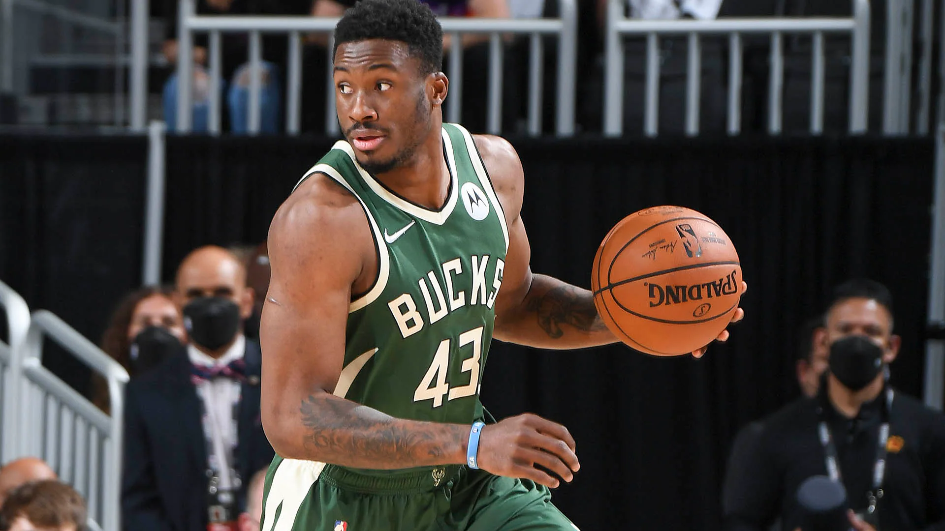 Thanasis Antetokounmpo regresa a Milwaukee Bucks