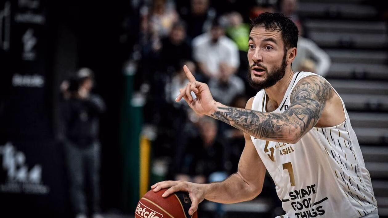 Joffrey Lauvergne apunta a un regreso a la EuroLeague y Partizan se perfila como destino