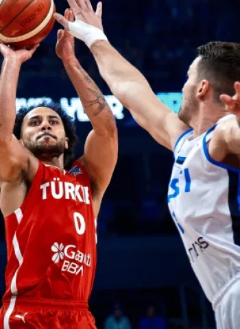 Türkiye firma su cuarto triunfo en un EuroBasket por primera vez desde 2009, 84-64