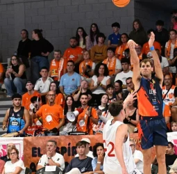 El Obradoiro se lleva el derbi ante Leyma Coruña de Vilagarcía en un final apretado (76-73)