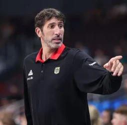 Álex Mumbrú cede el timón de Alemania en pleno Eurobasket 2025