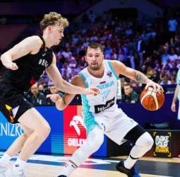 Doncic firma un triple-doble y da a Eslovenia su primer triunfo, 86-69