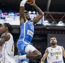 Grecia impone su ley para vencer a Chipre, 96-69