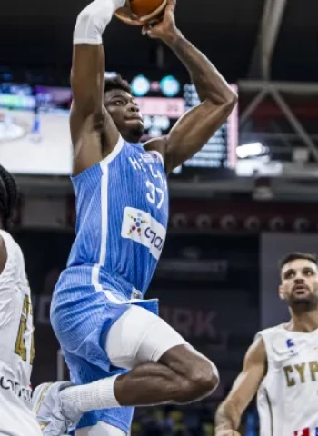 Grecia impone su ley para vencer a Chipre, 96-69