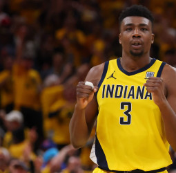 Thomas Bryant firma por una temporada con los Cavaliers