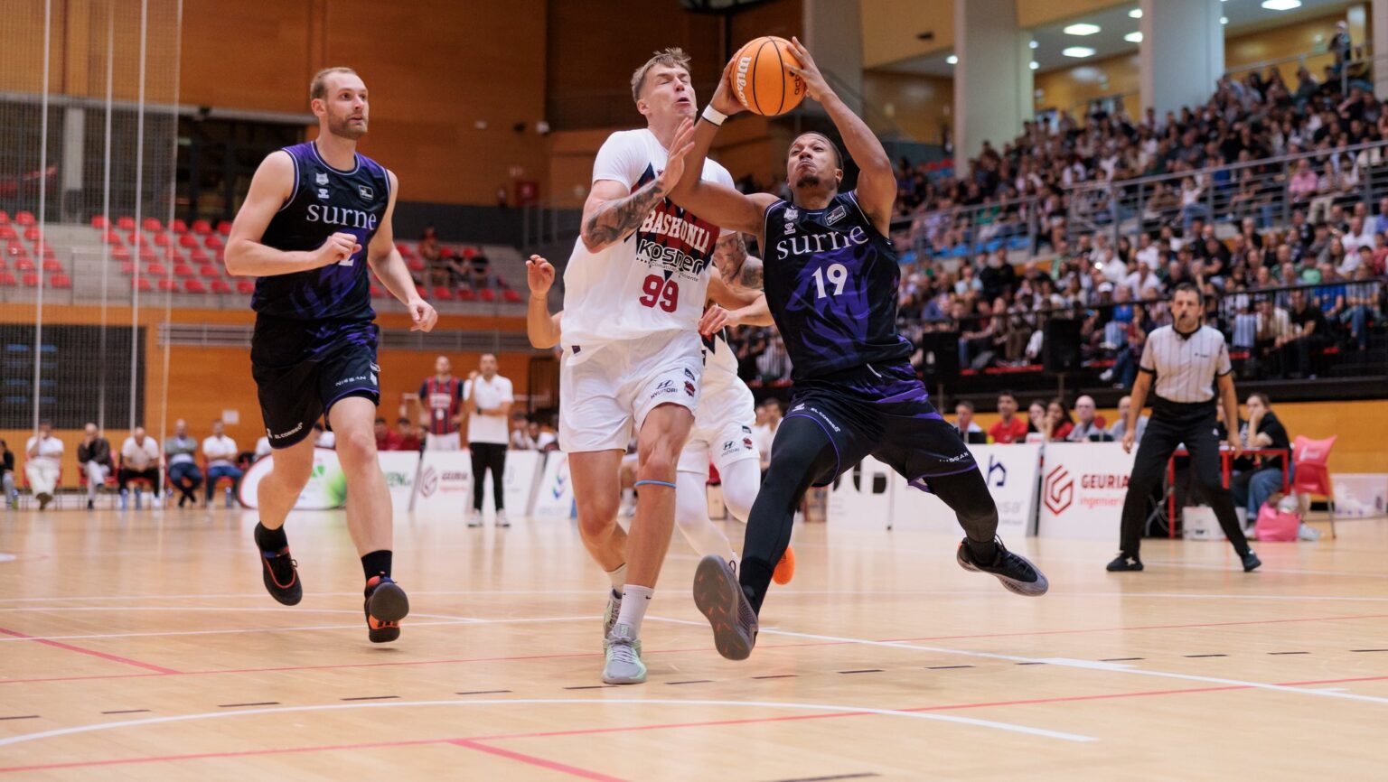 El Baskonia se lleva la Euskal Kopa tras imponerse al Surne Bilbao Basket en Lasesarre