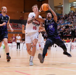 El Baskonia se lleva la Euskal Kopa tras imponerse al Surne Bilbao Basket en Lasesarre