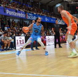 Valencia Basket cierra la pretemporada con el título del EncestaRías (78-101)