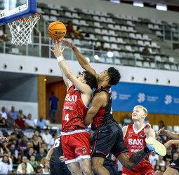 Baxi Manresa sabe sufrir y se convierte en el primer finalista de la Lliga Catalana (89-90)