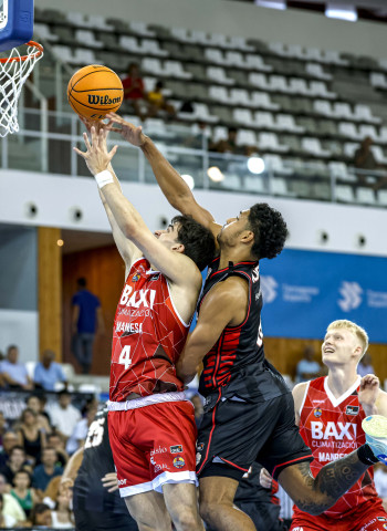 Baxi Manresa sabe sufrir y se convierte en el primer finalista de la Lliga Catalana (89-90)