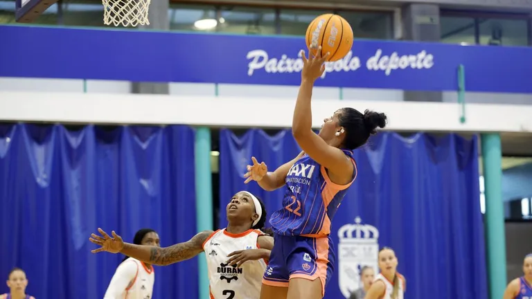 El Baxi Ferrol conquista su sexta Copa Galicia tras remontar al Ensino (60-64)