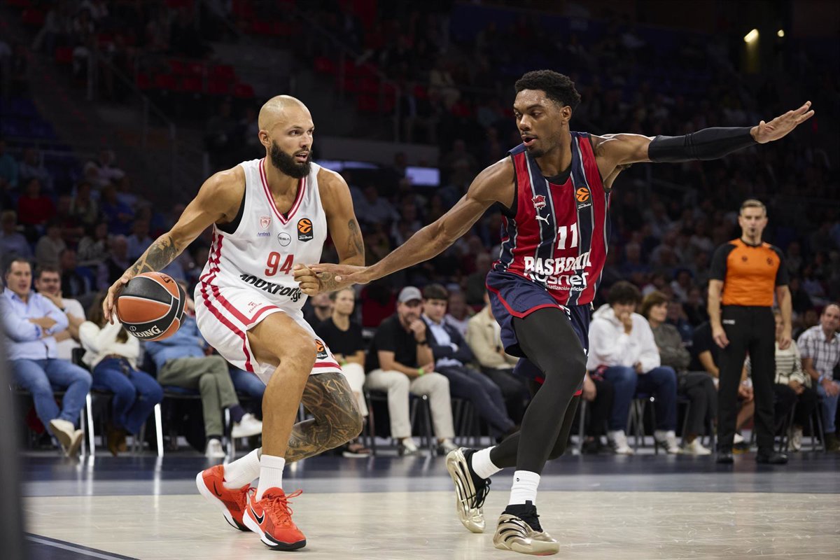 El Buesa Arena se rinde a la solidez del Olympiacos, 96-102