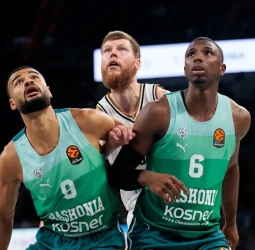 El Baskonia logra su primera victoria en la EuroLeague al imponerse al Dubai Basketball, 92-85