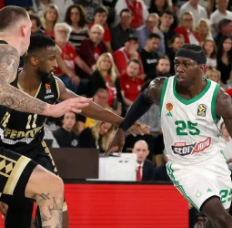 Monaco firma una semana perfecta ante los gigantes griegos, 92-84