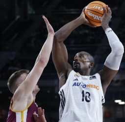 Baskonia se interesa en Serge Ibaka como posible refuerzo interior