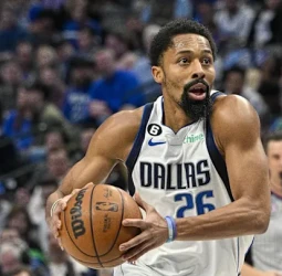 Los Hornets liberan a Spencer Dinwiddie antes del inicio de la temporada