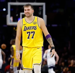Luka Doncic, baja al menos una semana por lesión