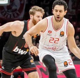 Olympiacos sobrevive a una batalla física y se impone a Hapoel, 62-58