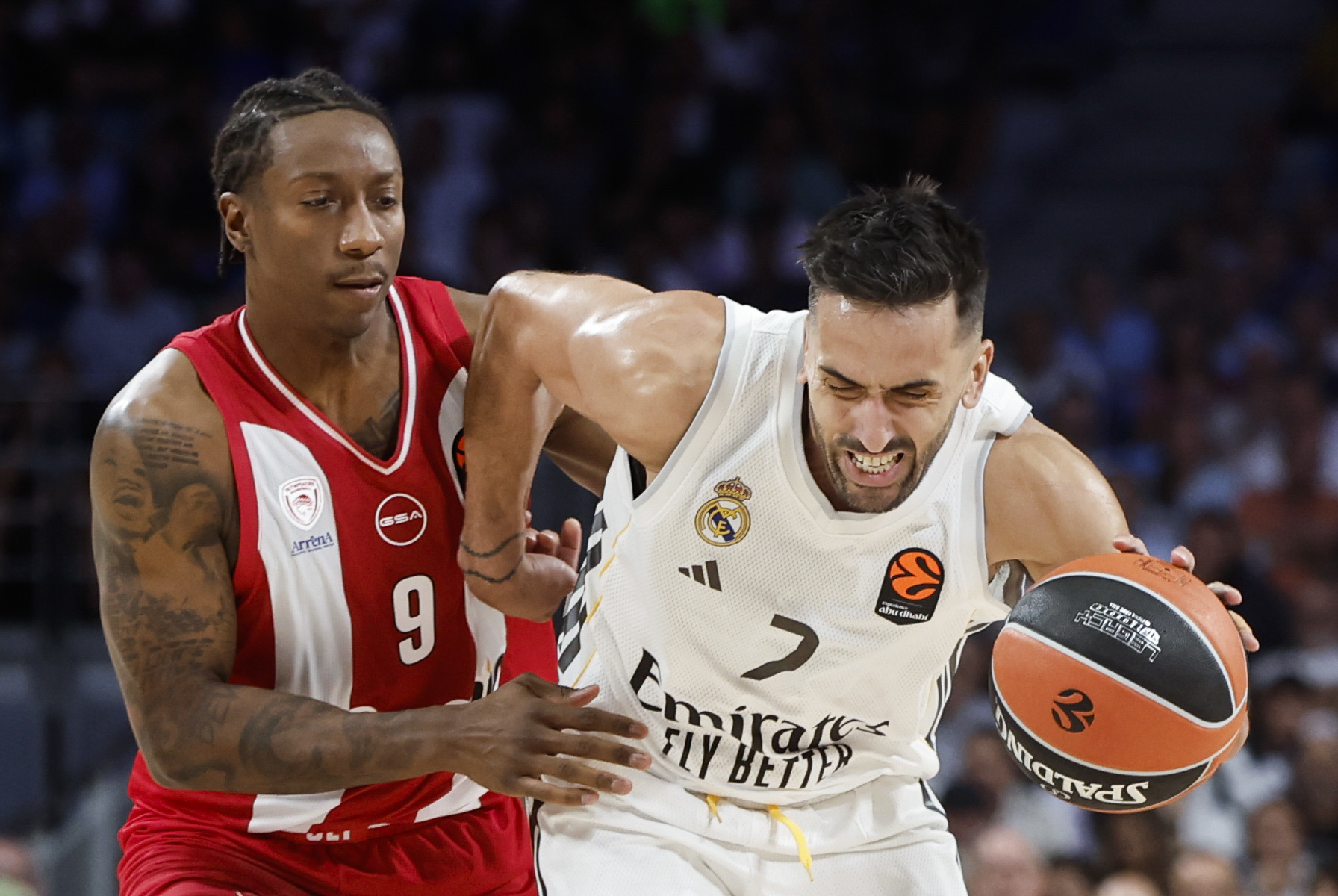 De sufrir a dominar: el Real Madrid se levanta y tumba a Olympiacos, 89-77