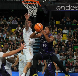 Pantzar impulsa la primera victoria del Surne Bilbao Basket (95-85)