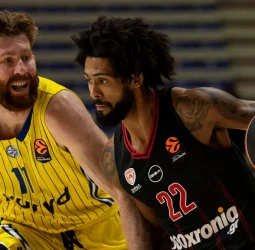 Olympiacos firma una remontada épica ante el Maccabi, 95-94