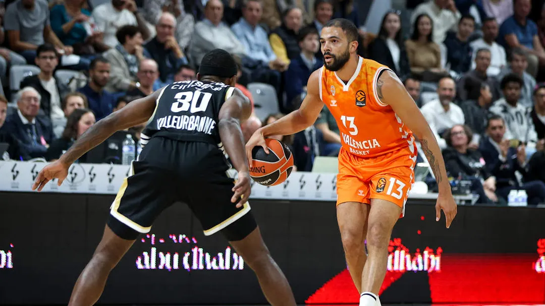 Valencia regresa a la EuroLeague con un triunfo de carácter en Villeurbanne (77-80)